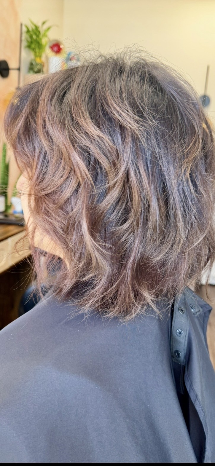 Short wavy bob